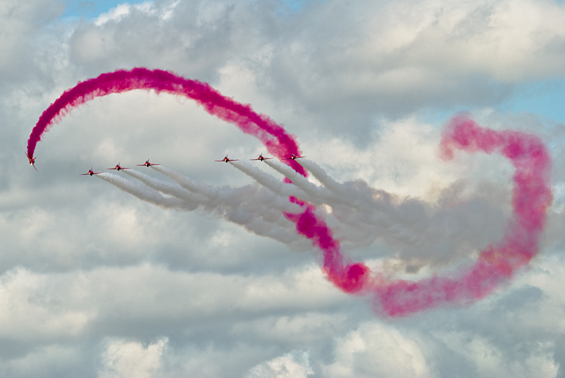 186_Fairford RIAT_Red Arrows na British Aerospace Hawk T1.jpg